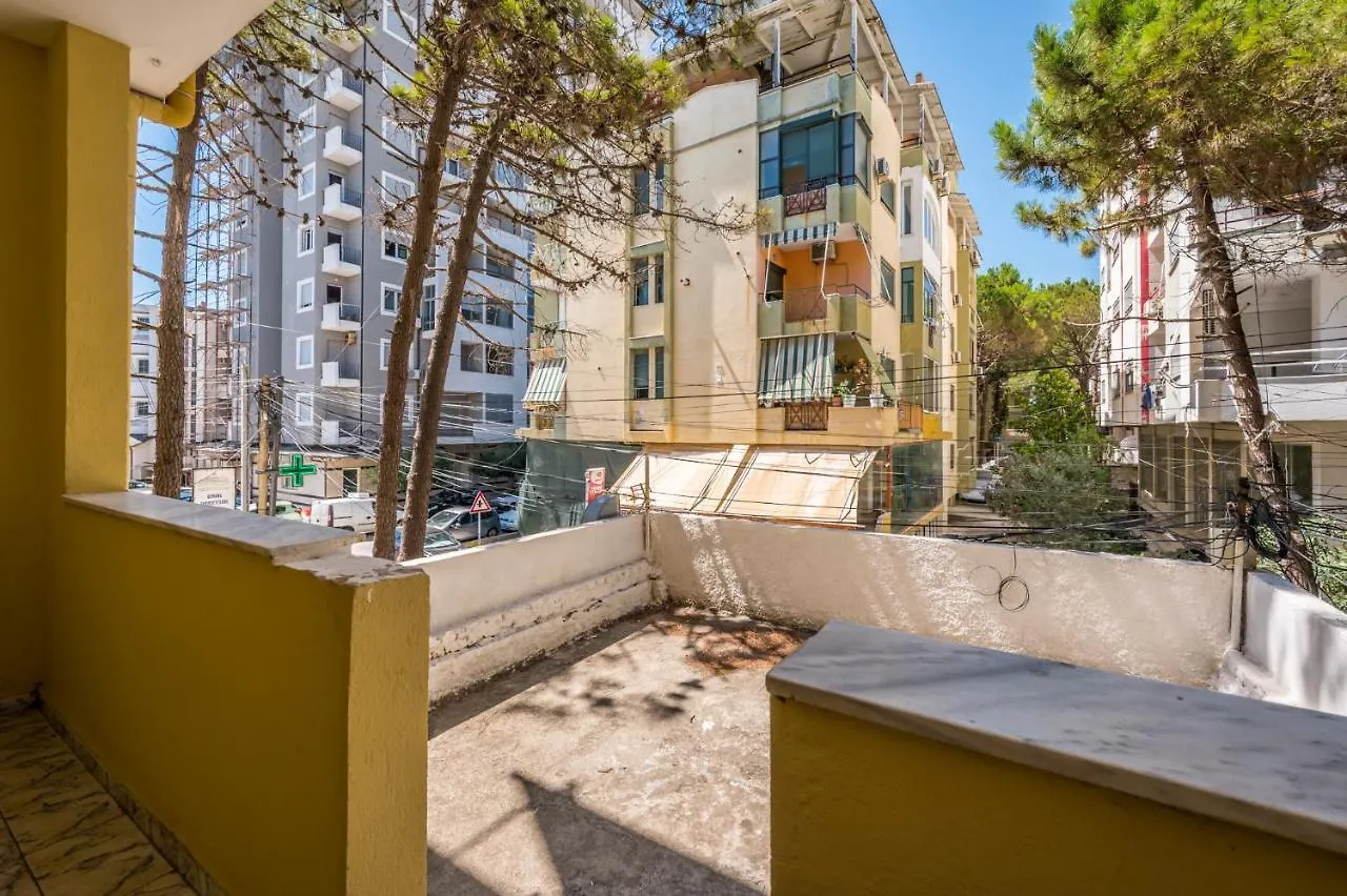 Beach House Durres 0*,
