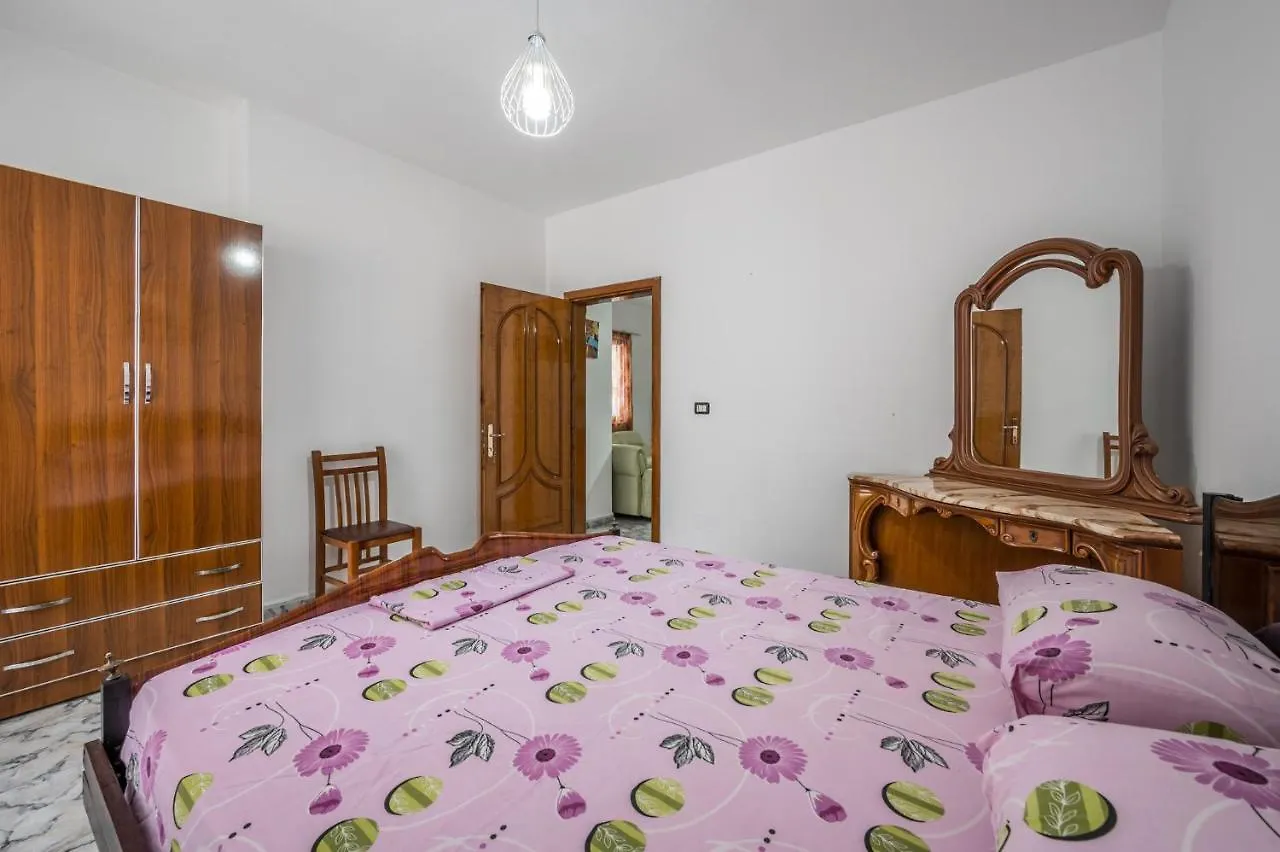Beach House Durres 0*,  Albania